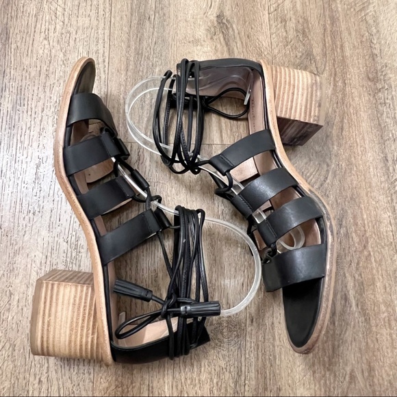 MADEWELL The Daniela‎ Lace-Up Sandal in Black - Picture 4 of 11